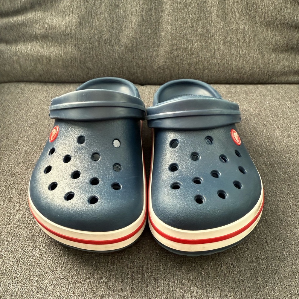 EUC Kids Blue Crocs J2